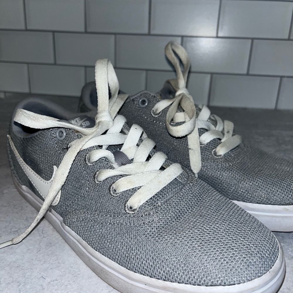 Nike Womens Gray Canvas SB shoes